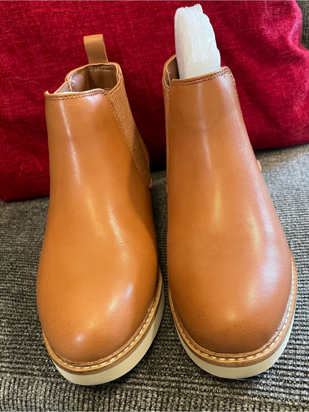 Classic women’s Chelsea Boot in Cognac Brown